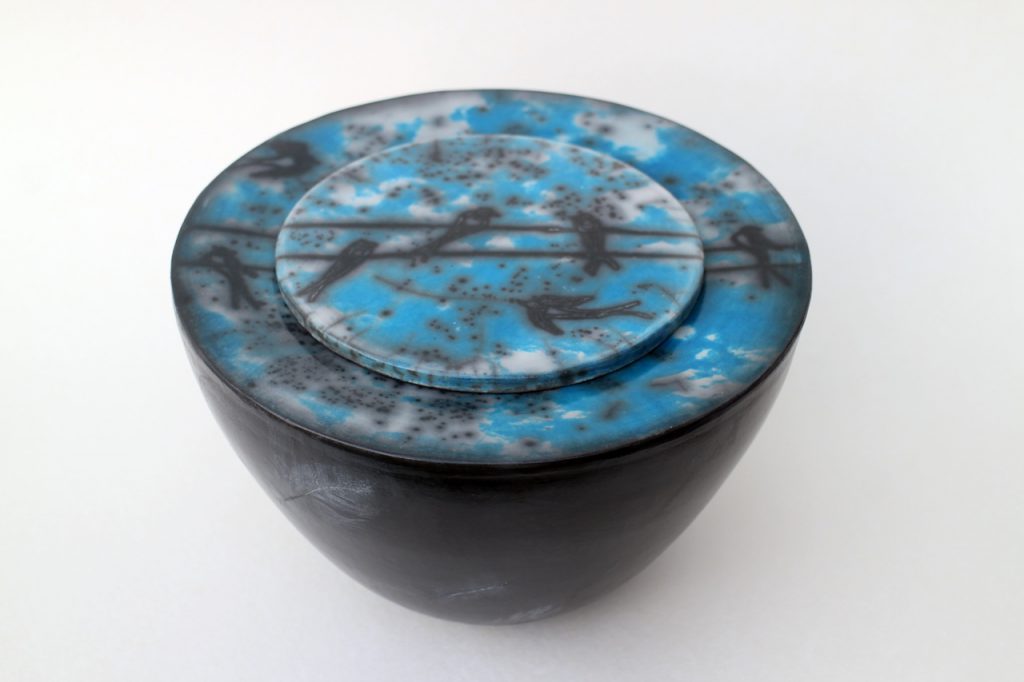 Cyanotypie auf Raku Keramik, Schwalben