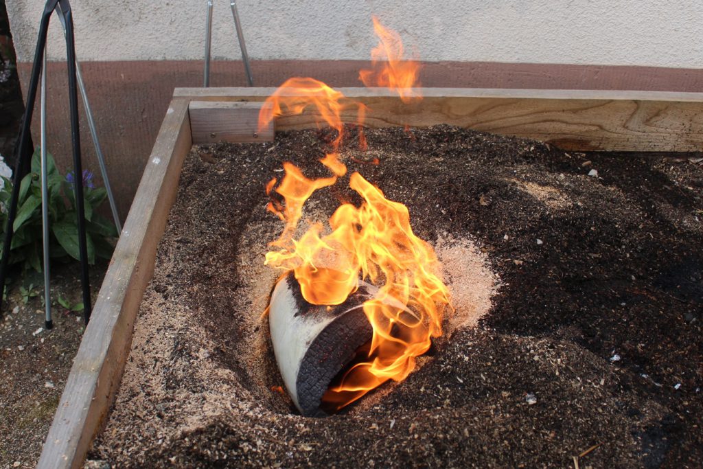 Dosenobjekt im Raku Brand